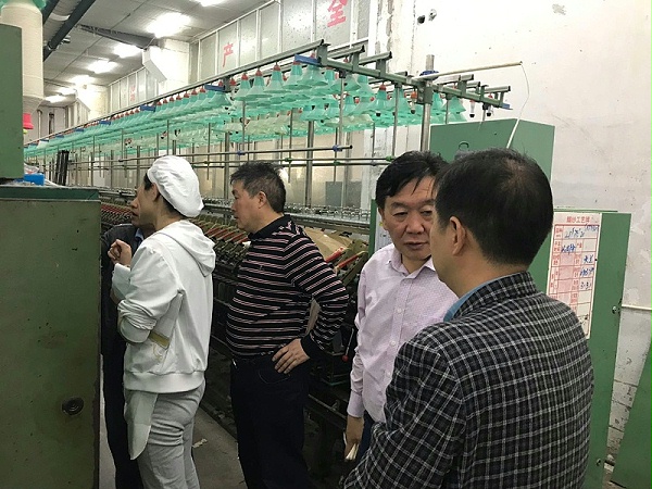 卓鹏双包芯纱装置安装中